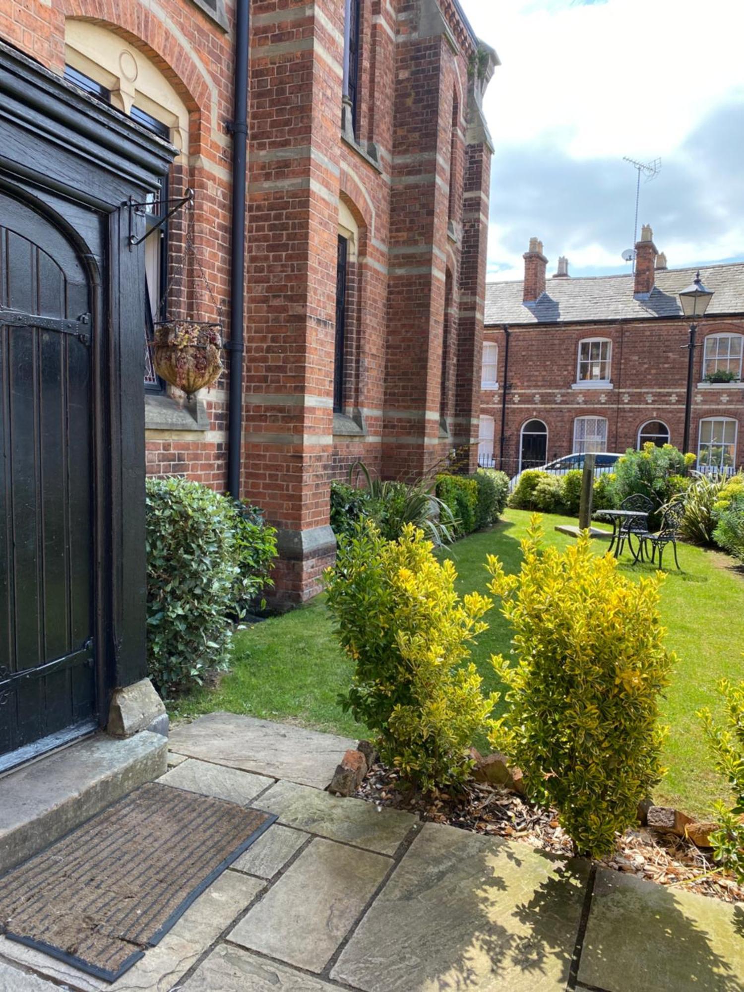 Boutique Chapel Apartment Within City Walls Chester Exteriér fotografie
